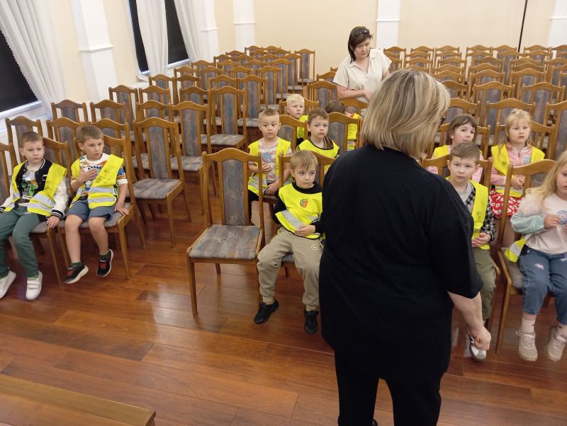 Wyjście ..Motylków’’ do szkoły muzycznej.