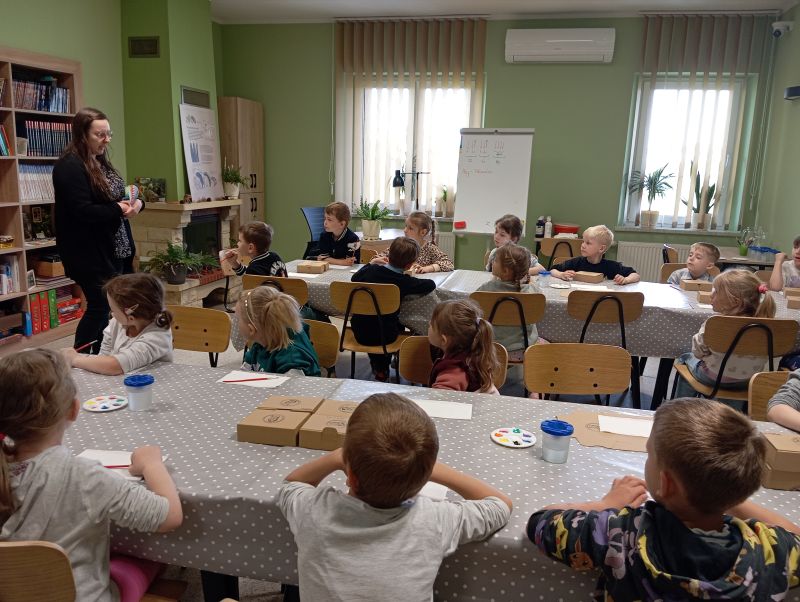 Wycieczka autokarowa,, Motylków’’ i ,,Biedronek’’ do Muzeum Paleontologicznego w Lisowicach.