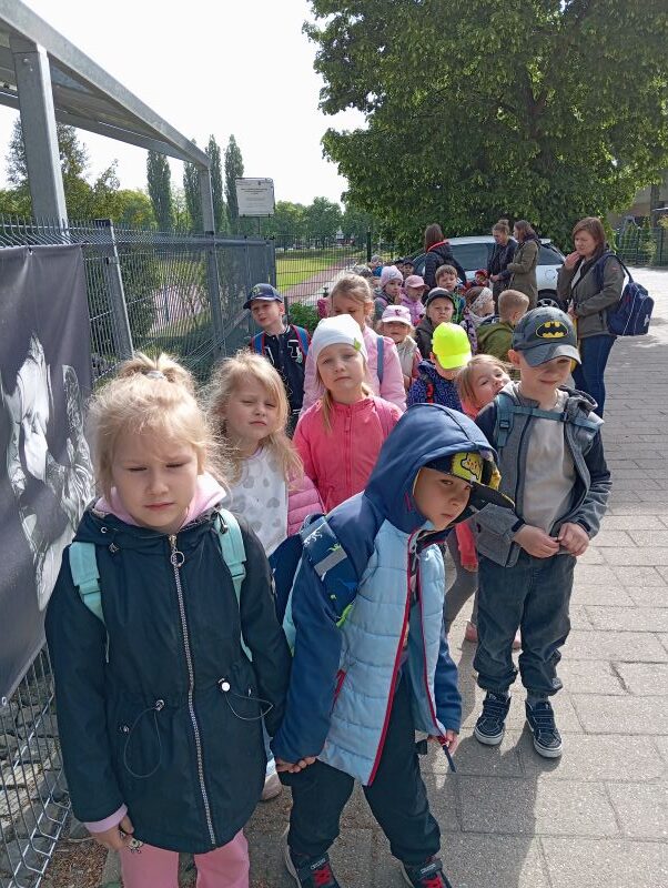 Wycieczka autokarowa,, Motylków’’ i ,,Biedronek’’ do Muzeum Paleontologicznego w Lisowicach.
