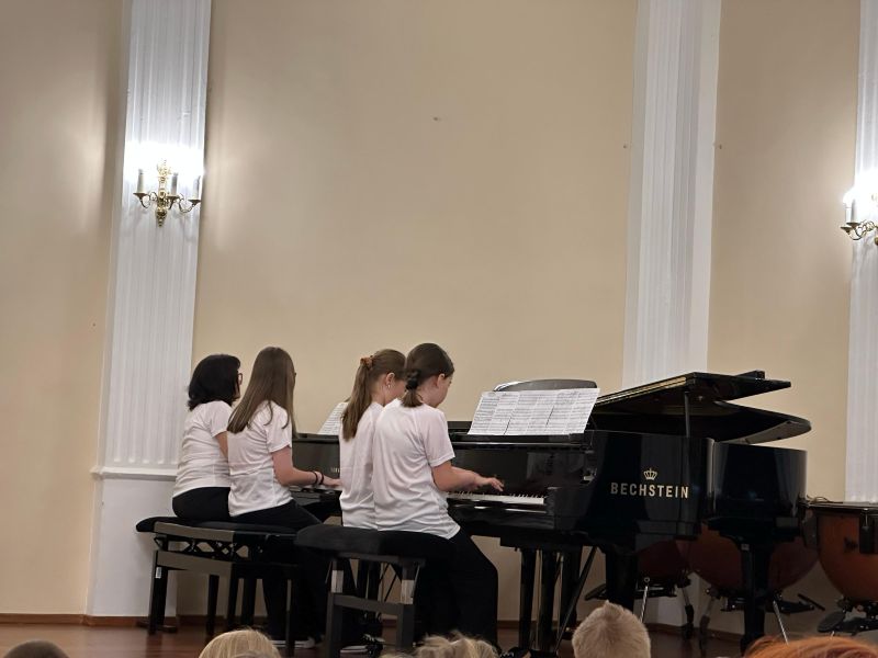 Wyjście grupy ,,Motylki’’ na koncert do szkoły muzycznej w Lublińcu.