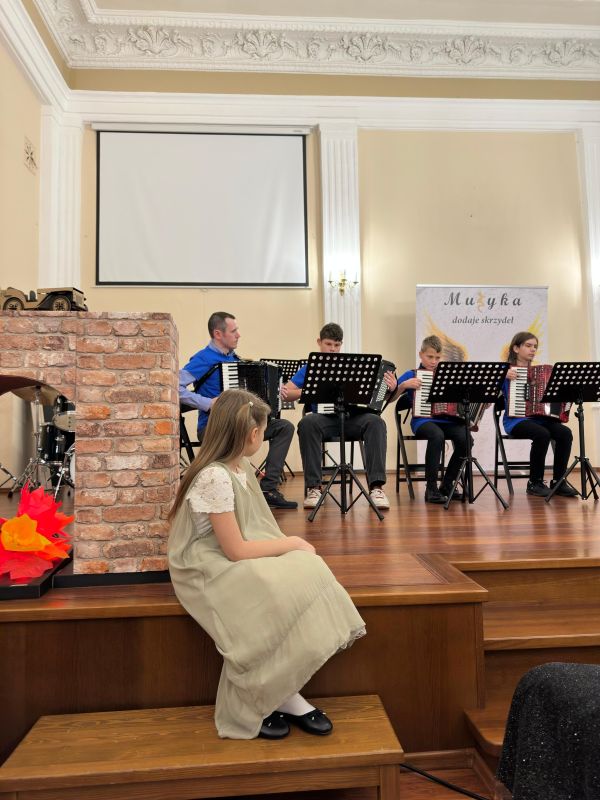 Wyjście grupy ,,Motylki’’ na koncert do szkoły muzycznej w Lublińcu.