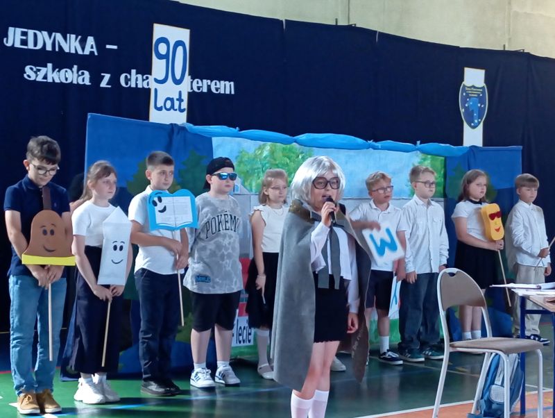 Udział w przedstawieniu z okazji 90-lecia SP1 w Lublińcu.