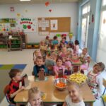 DZIEŃ JABŁKA W GRUPIE MOTYLKÓW 