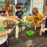 Przygotowania Biedronek do konkursu na Najładniejszą Szopkę Bożonarodzeniową