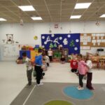 Przedszkolny projekt edukacyjny "Emocje - kolorowy świat uczuć" w grupie " Motylków".