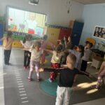 Integracyjny wf - Tajemnica Świątecznej Fabryki!