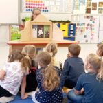 Czytanie na śniadanie w grupie „Sówki”