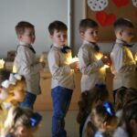 Dzień Babci i Dziadka i Koncert dla Rodziców w „Słonecznej Chatce” u Sówek.