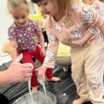 Zajęcia sensoryczne u „Żabek”