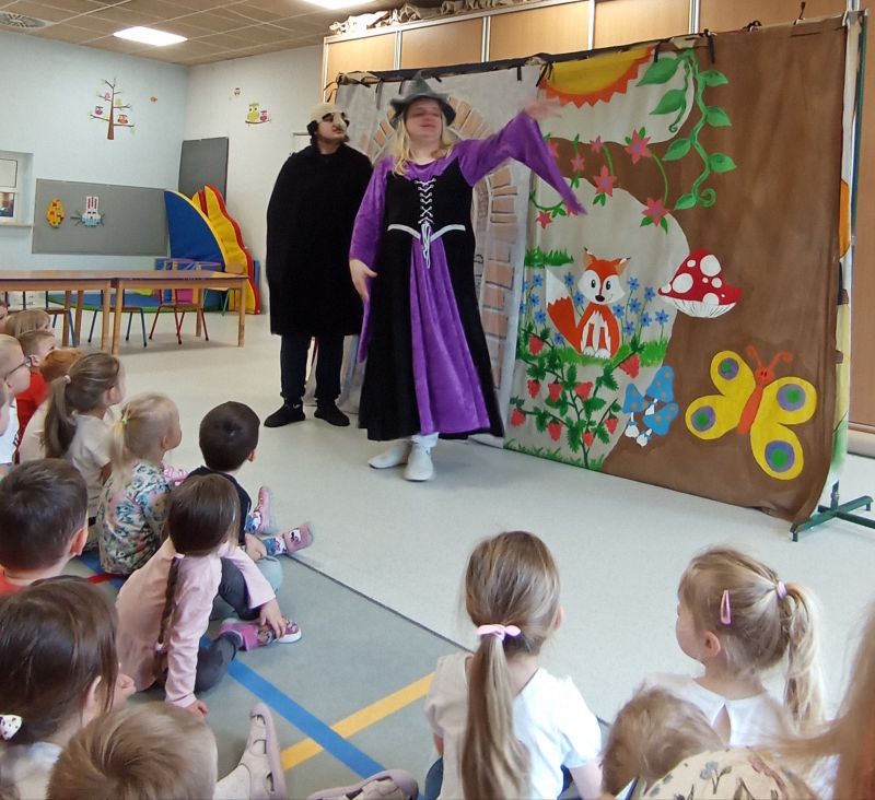  Teatrzyk w naszym przedszkolu – „Zaczarowany Medalion”