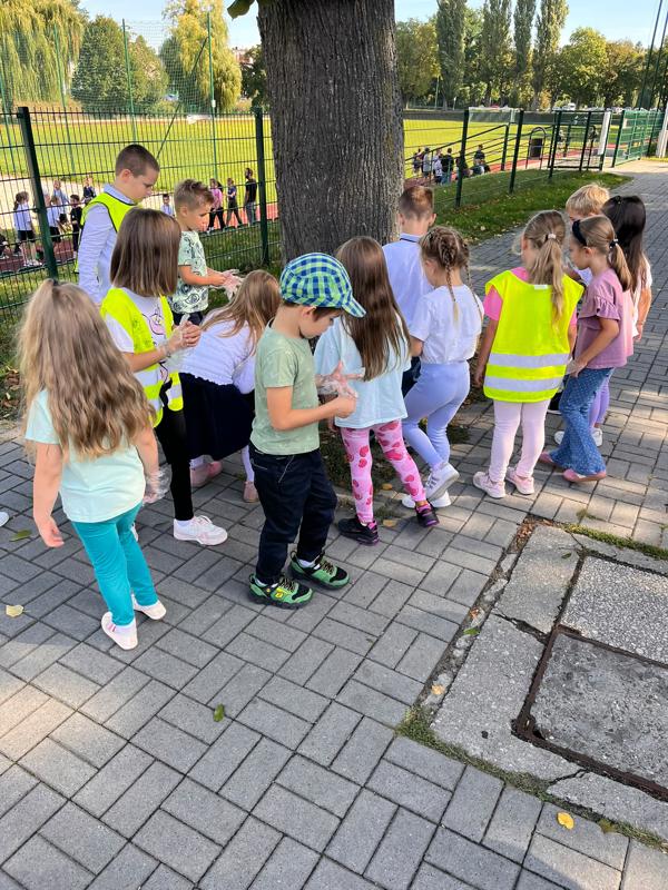 SPRZĄTANIE ŚWIATA W „SŁONECZNEJ CHATCE”